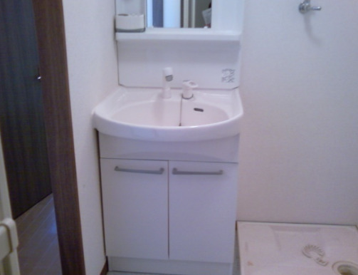 洗面設備　アンプルールフェール白亜