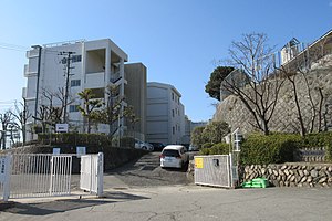 小学校　宝塚市立　逆瀬台小学校（小学校）まで924m