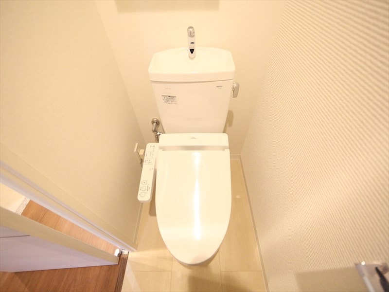 トイレ　温水洗浄暖房便座付トイレ