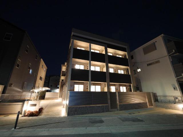 建物外観　外観写真（夜）