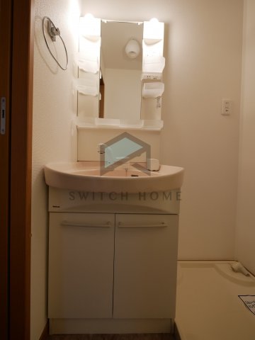 洗面設備　独立洗面台です