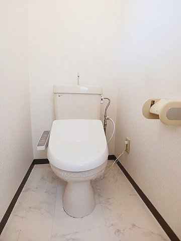 トイレ　トイレもきれいです