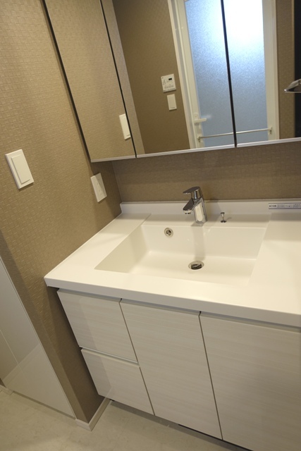 洗面設備　※別部屋の参考写真です。