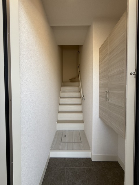 玄関　★同施工別建物の参考写真です★