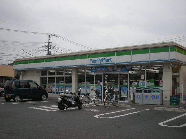 コンビニ　ファミリーマート川口花山下店（コンビニ）まで354m