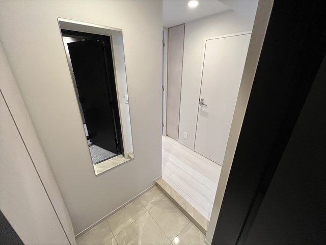 玄関　※別部屋参考写真