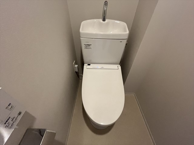 トイレ　※別部屋参考写真