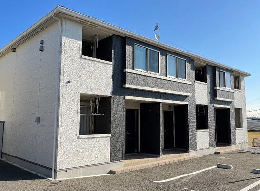 建物外観　【リビング広めの大人かっこいい物件♪】