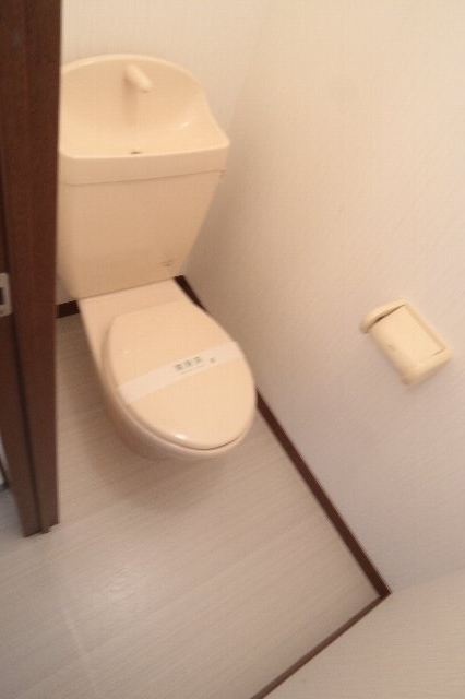 トイレ　清潔感のあるトイレです