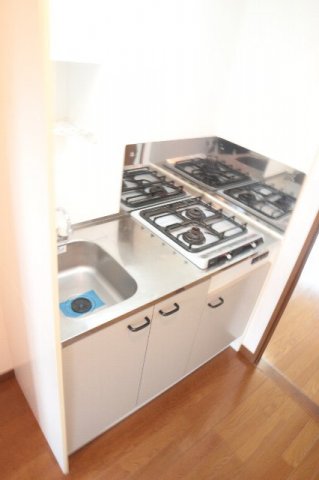 キッチン　2口のシステムキッチンです。