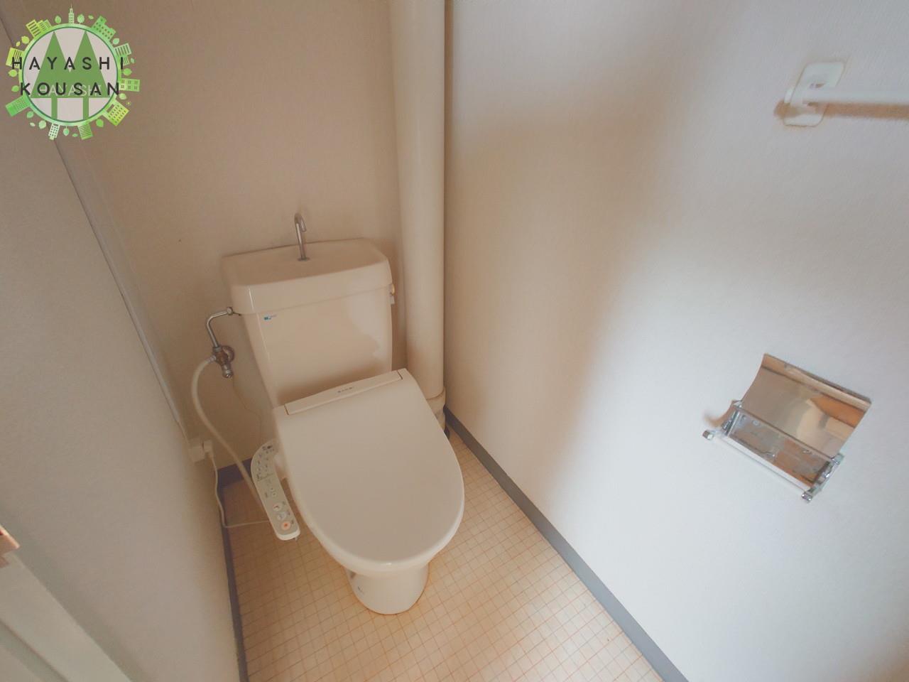 トイレ　温水洗浄便座