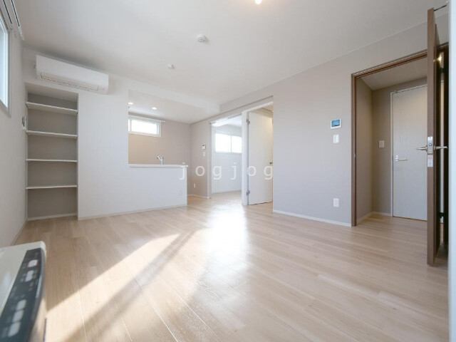 居室・リビング　日当たりばっちりリビング！