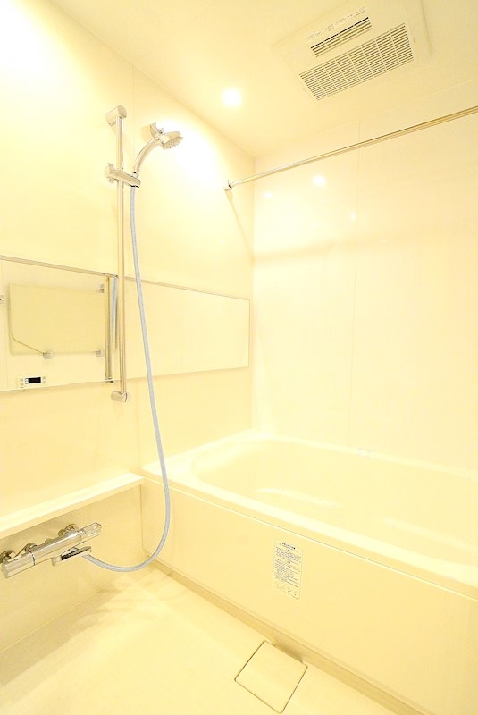 バス・シャワールーム　写真は同タイプ住居です。