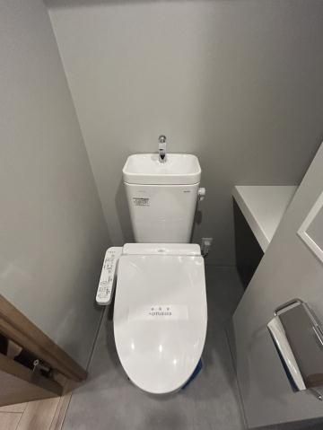 トイレ　別タイプ部屋　参考写真です