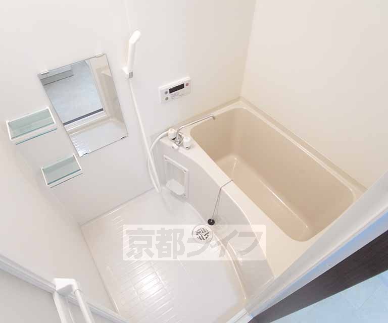 バス・シャワールーム　清潔感のある水周りです。