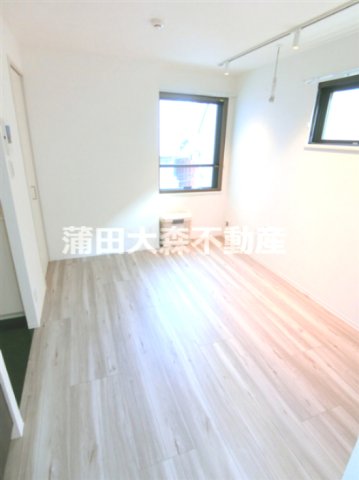 居室・リビング　2面採光の洋室6.2帖