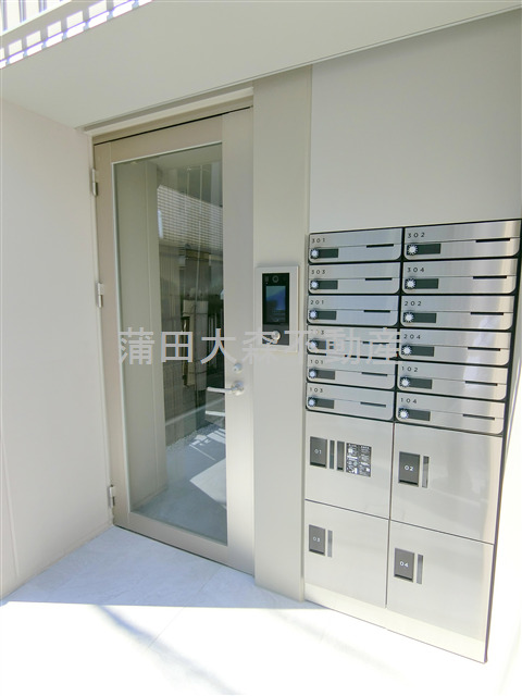 エントランス　TVモニター付きオートロック宅配BOXメールBOX