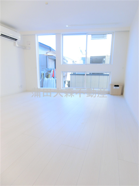 居室・リビング　南東向き洋室