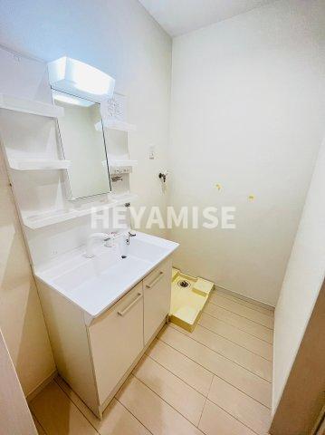 洗面設備　※同物件反転タイプの写真でございます※現況を優先します※