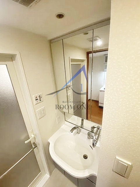 洗面設備　洗面台です。