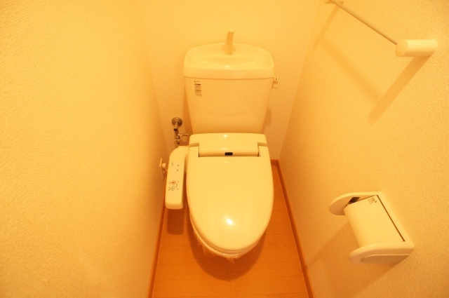 トイレ　★温水洗浄便座で快適