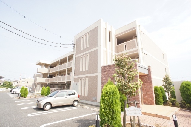 建物外観　★オートロック３階建てマンションです