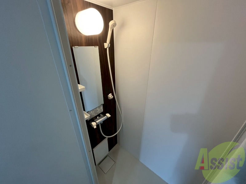 バス・シャワールーム　シャワールームです。疲れを流してさっぱりしましょう。