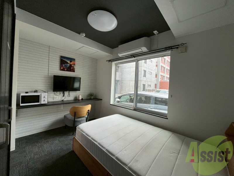 居室・リビング　リビングです。ベッドが最初からついてるのは嬉しいですね。