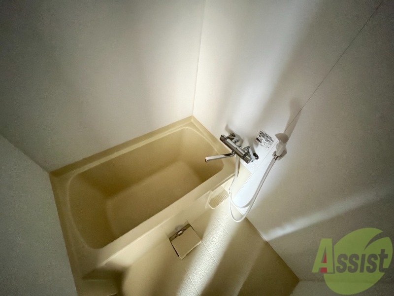 バス・シャワールーム　コチラで日々の疲れを癒し、リラックスしてください。