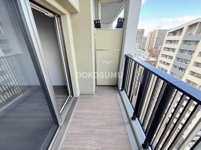 バルコニー　心地よい風と光を感じる、暮らしの楽しみが広がる場所。