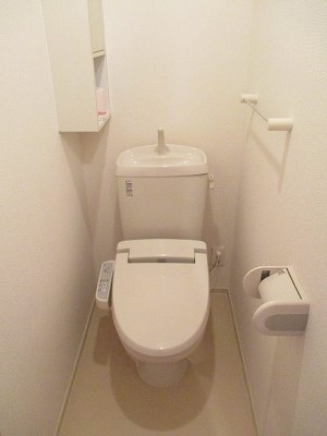 トイレ　温水洗浄便座