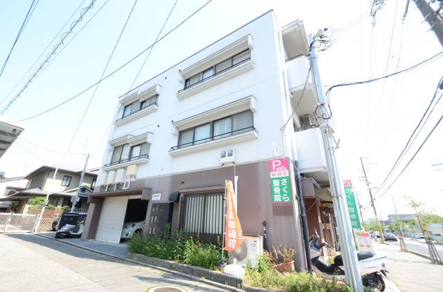 建物外観　駅から徒歩圏内の立地です♪