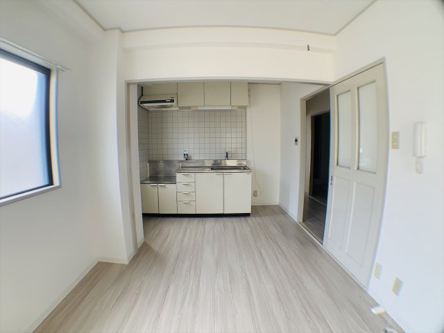 居室・リビング　床色が明るくて綺麗です♪