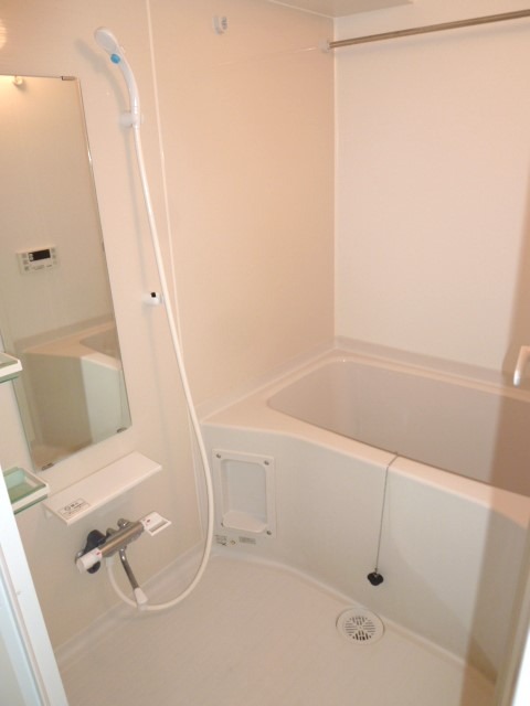 バス・シャワールーム　浴室乾燥機付き♪