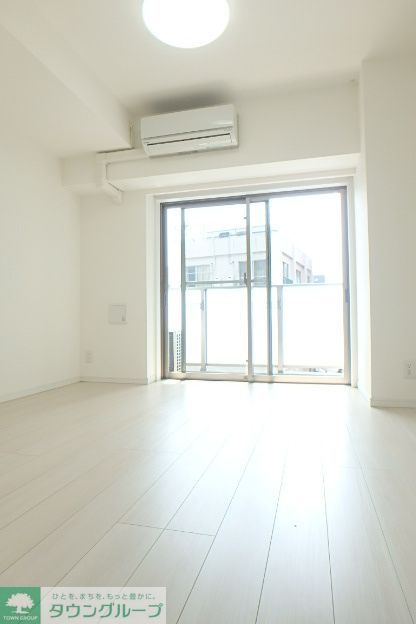 居室・リビング　日当たり良好な明るい室内