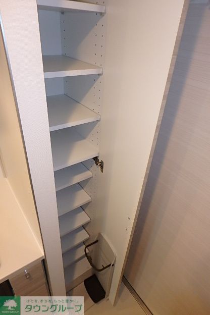 収納　傘やブーツも収納可能な靴箱