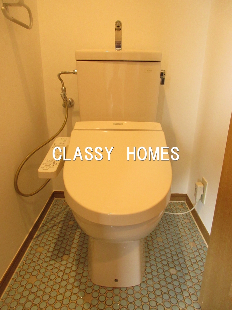 トイレ　1998年竣工　カステーロミズタニ：トイレ