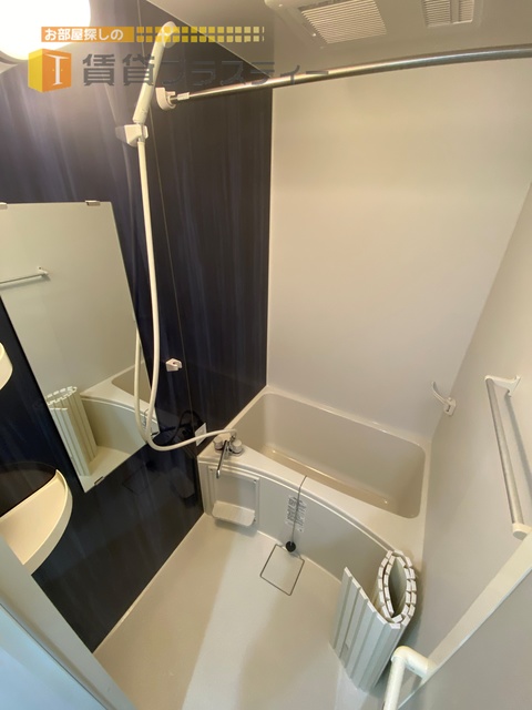 バス・シャワールーム　１日の疲れをバスルームでゆっくりと…。