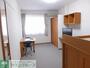居室・リビング　家具家電設置済みのお部屋です。