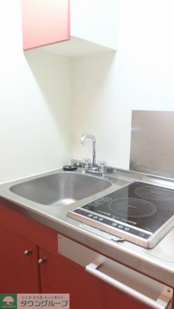 キッチン　2口の電気コンロ付き