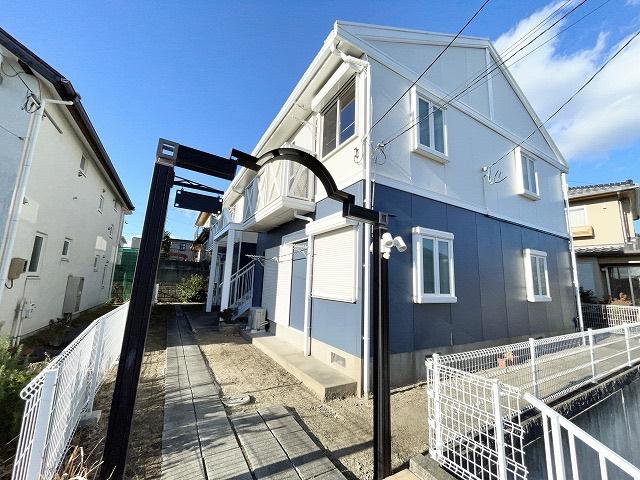 建物外観　角部屋のため、二面採光で明るいです。