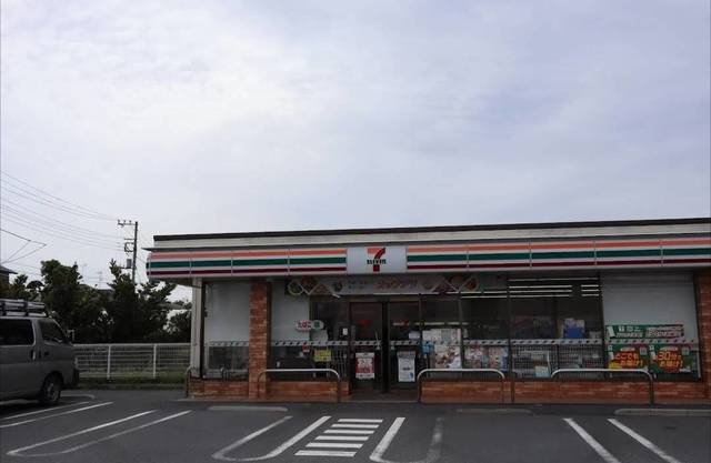 コンビニ　セブンイレブン三郷公園前店（コンビニ）まで521m