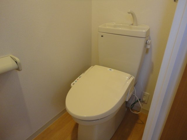 トイレ　シャワー付きトイレ