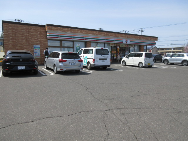 コンビニ　セブンイレブン帯広大通南13丁目店（コンビニ）まで108m