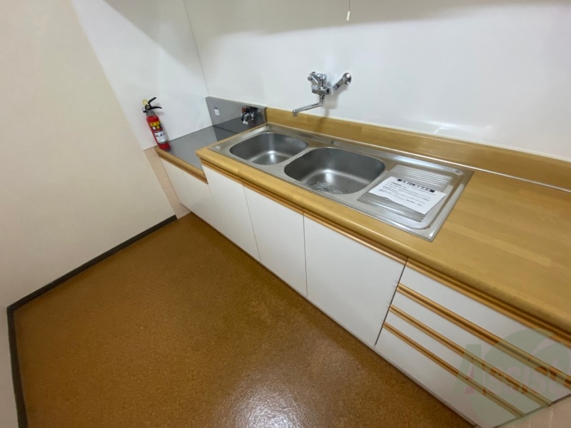 キッチン　こちらはキッチン。調理スペースもあり使いやすそうです。