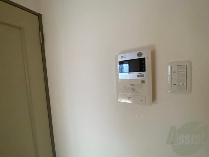 セキュリティ　モニターホンなので来客様の顔が見れます。安心ですね！