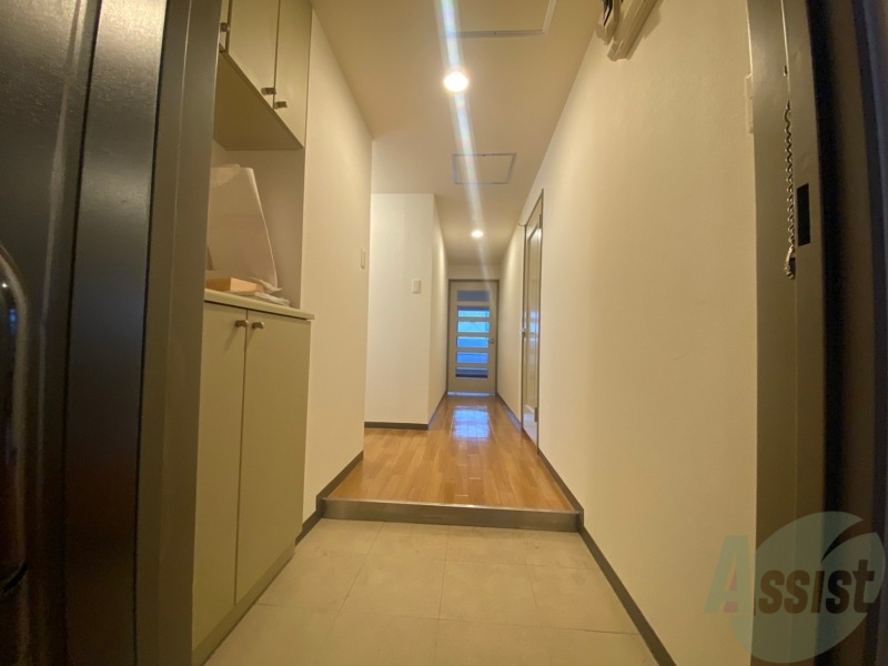 玄関　玄関の様子です。明るい印象ですね。気分もあがりそう。