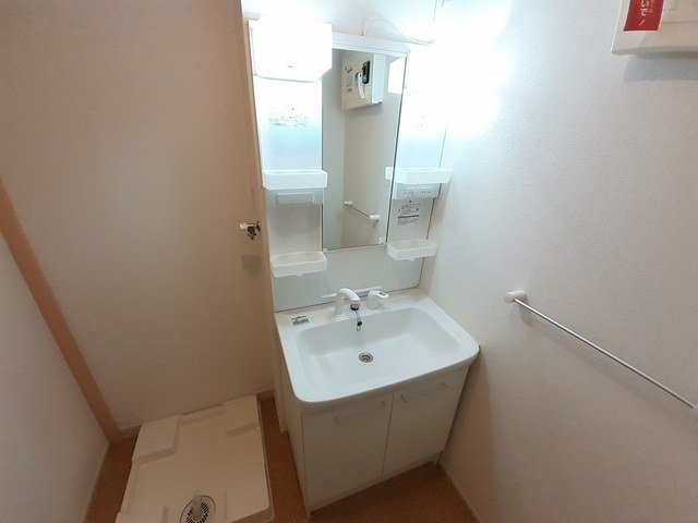 洗面設備　脱衣スペースもあります