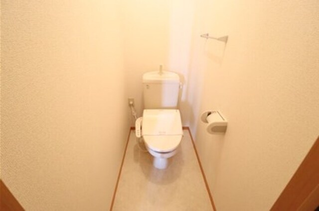 トイレ　温水洗浄暖房便座