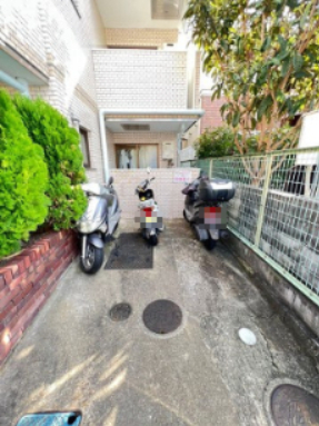 駐車場　駐車スペースもあります